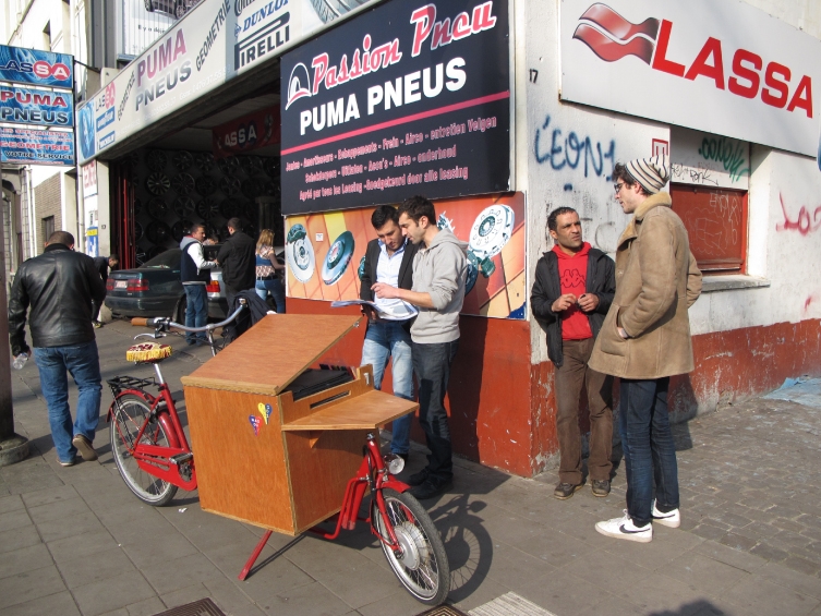 Überknackig project : Bral / Pyblik - Bureauvélo 2012 Überknackig project : Bral / Pyblik - Bureauvélo 2012